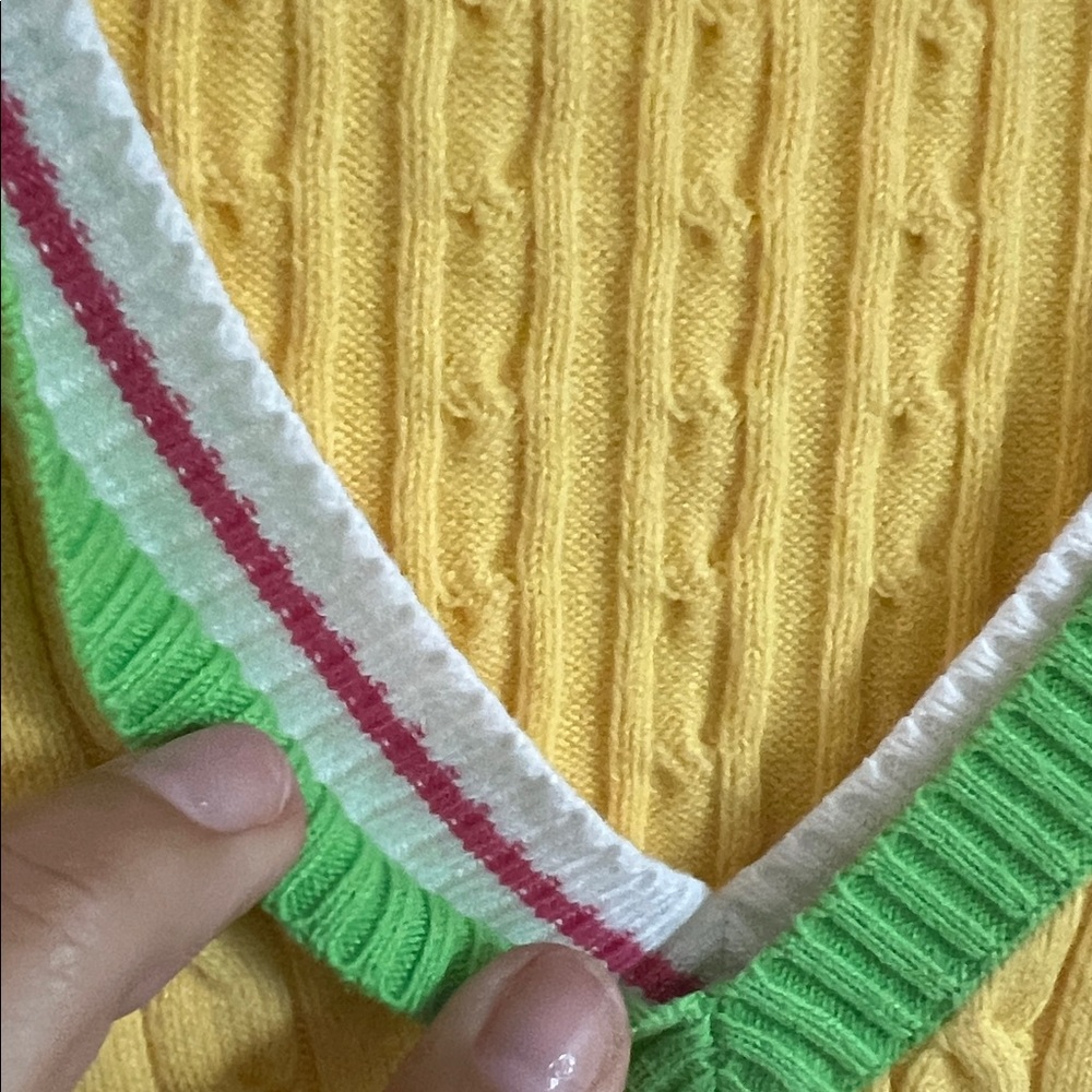 🪅Tommy Hilfiger 100% Cotton Yellow V-Neck Sweater Green Trim L Vintage 2004 - Picture 3 of 7
